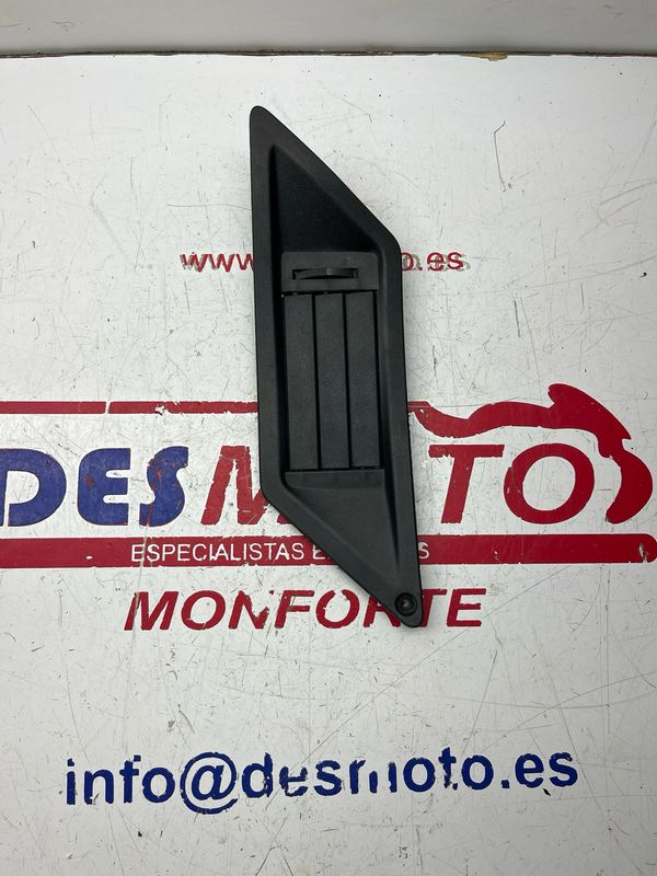 Aireador derecho GILERA NEXUS 500 2006