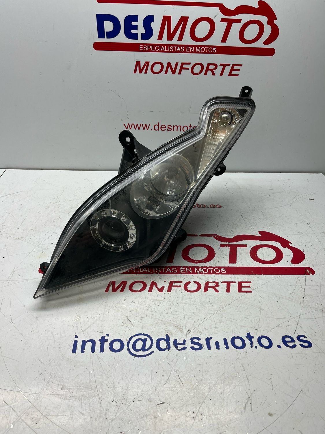 Faro delantero izquierdo KYMCO SUPERDINK 125 2009-2015