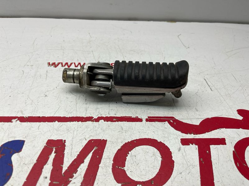Posapie delantero derecho KAWASAKI Z 750 2007