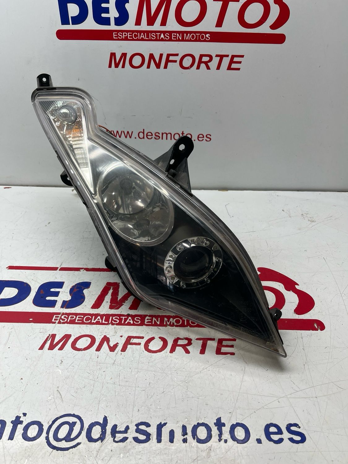 Faro derecho KYMCO SUPERDINK 125 2009-2015