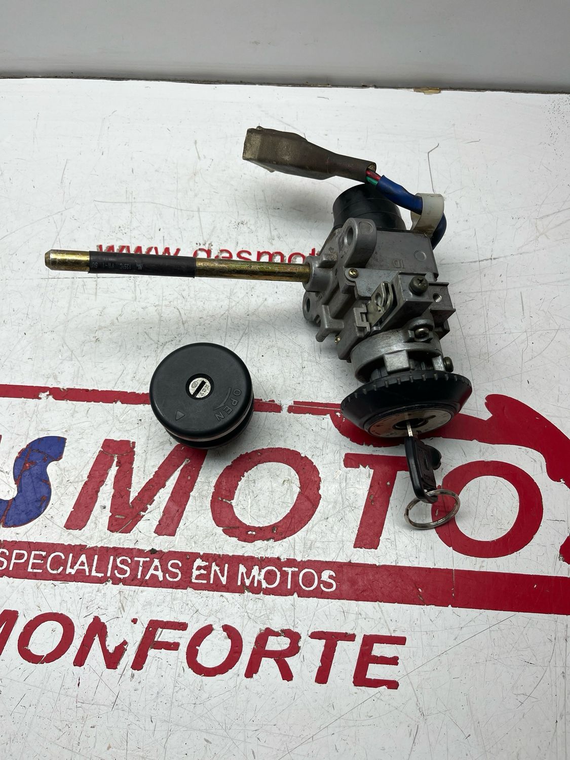 Conjunto cerraduras con llave KYMCO SUPERDINK 125 2009-2015