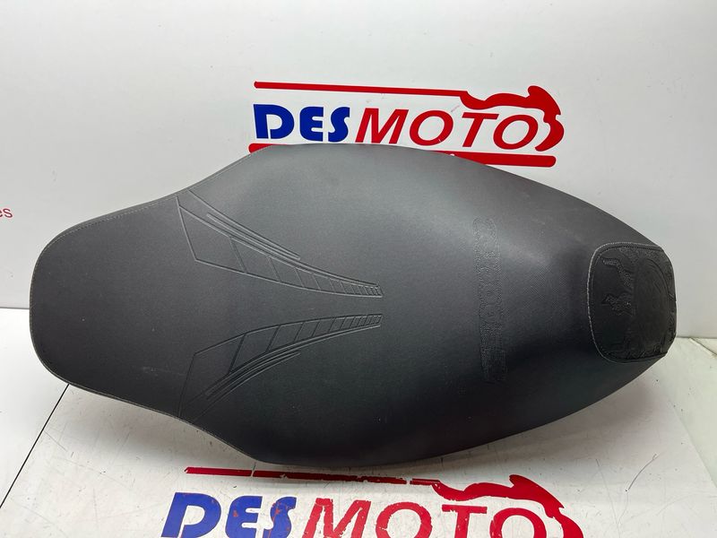 Asiento tapizado Valentino Rossi YAMAHA JOG RR 50