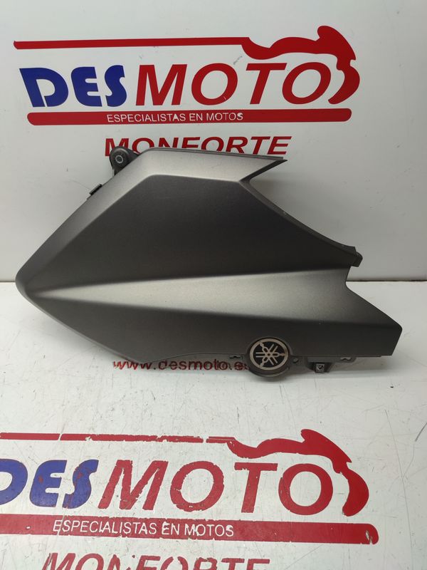 Tapa frontal delantera derecha YAMAHA X MAX 400 2014