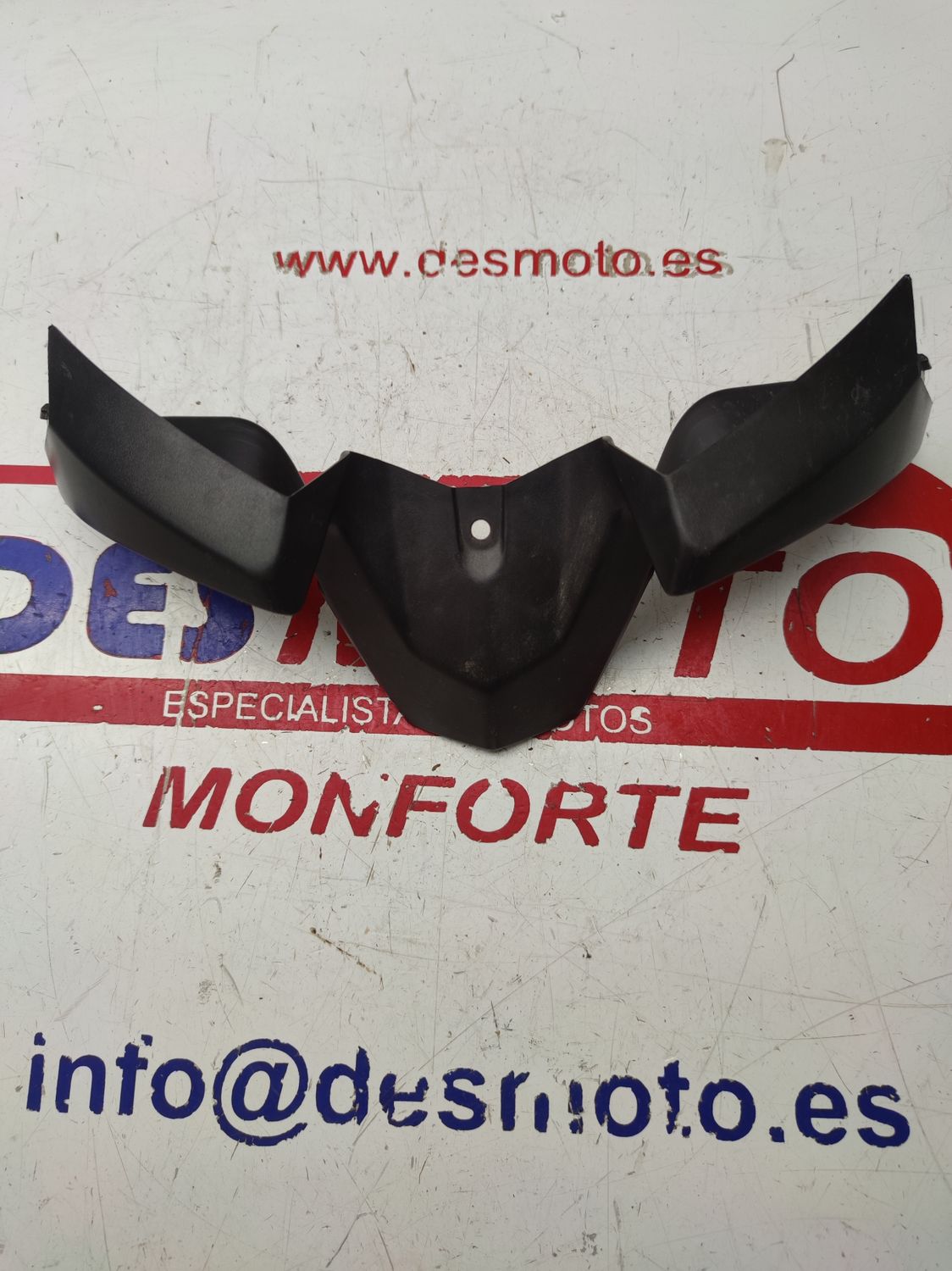 Tapa bajo faro YAMAHA X MAX 400 2014