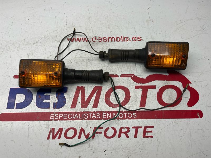 Juego intermitentes delanteros YAMAHA SR CLASSIC 250