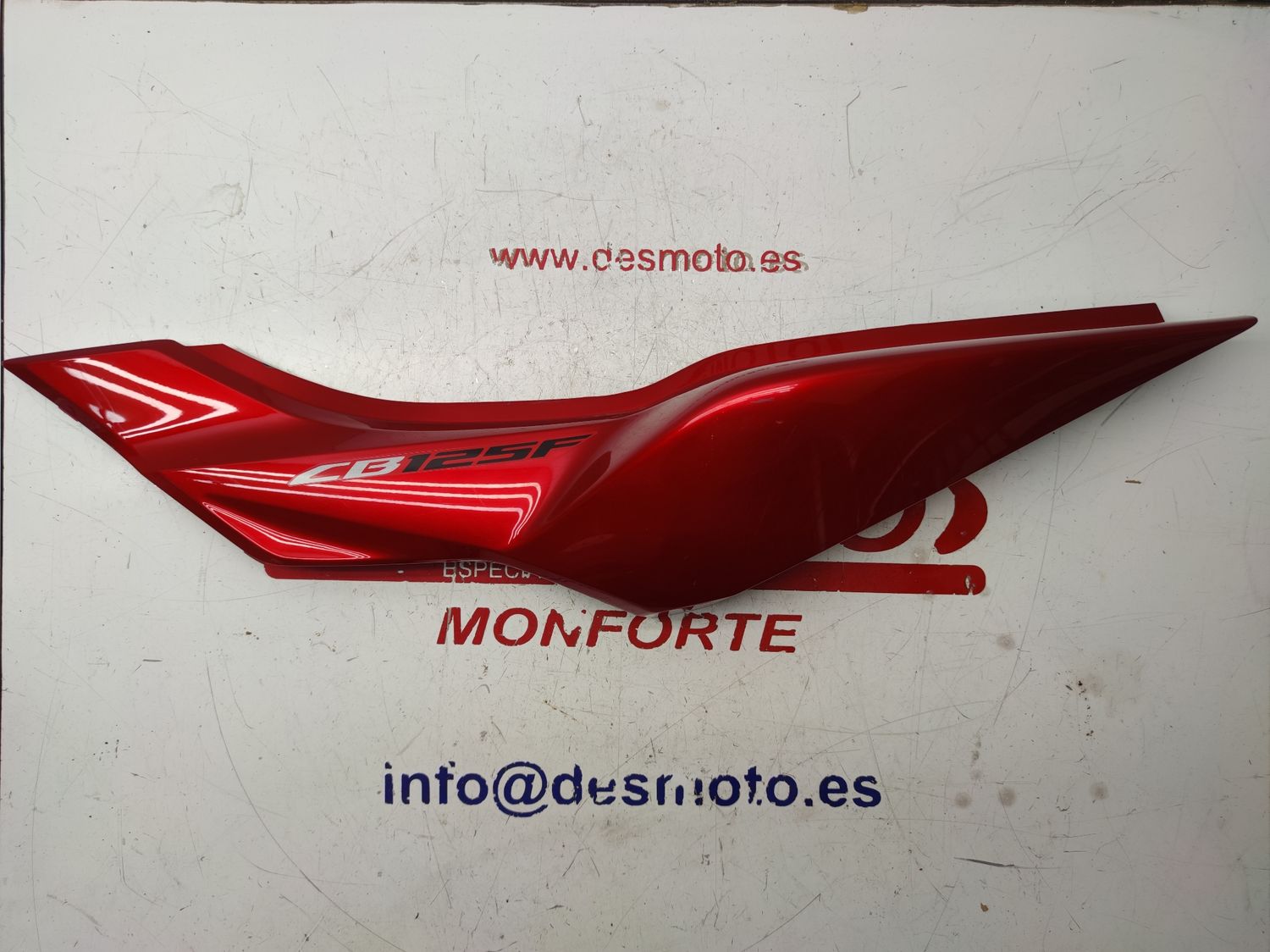 Lateral trasero izquierdo HONDA CB125F