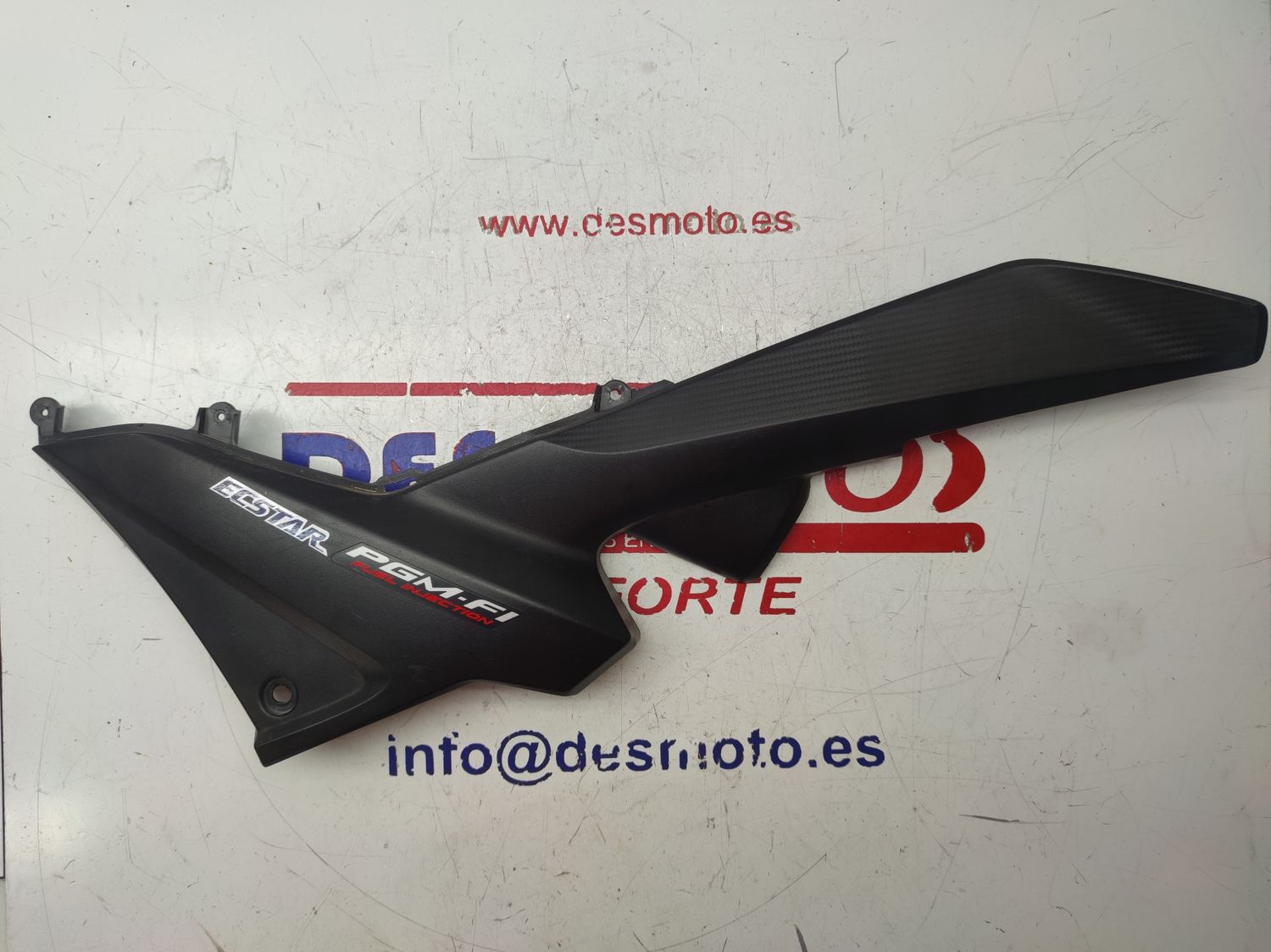 Tapa lateral medio derecha HONDA CB125F