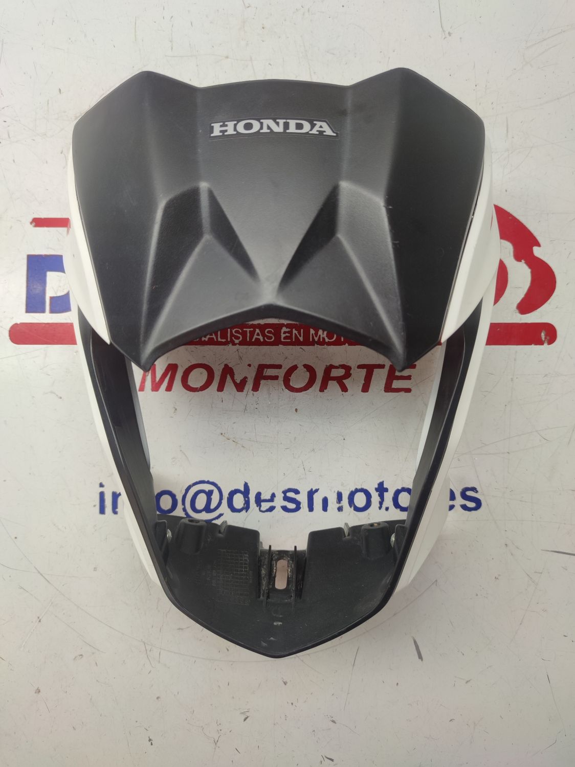 Careta cubre faro HONDA CB125F