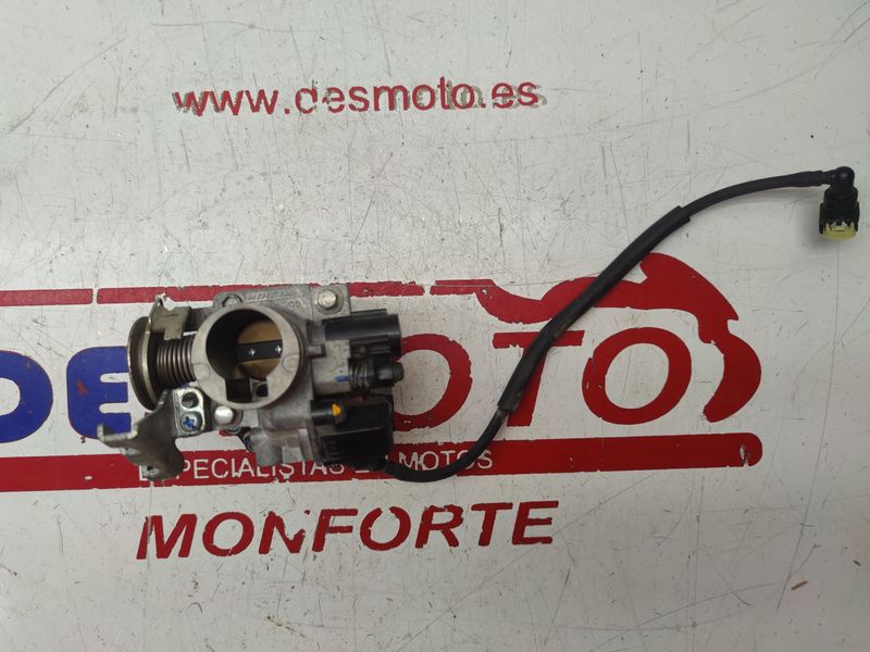 Mariposa HONDA CB125F