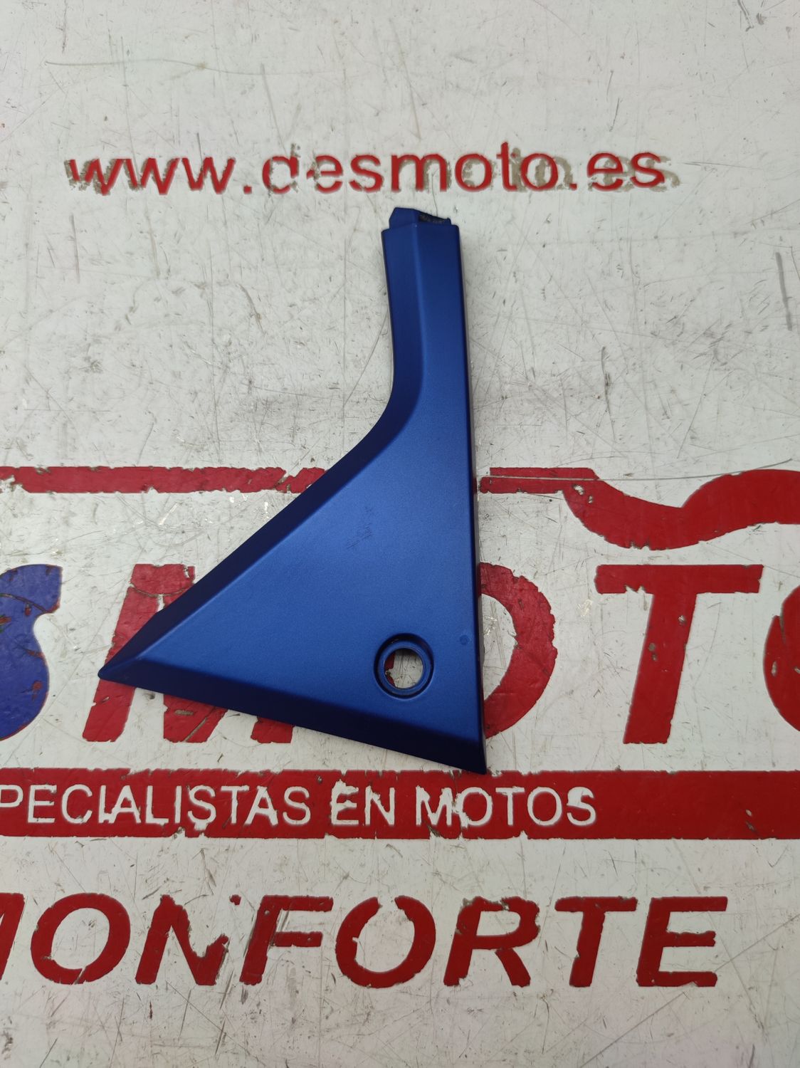 Tapa lateral izquierda HONDA FORZA 125 2017