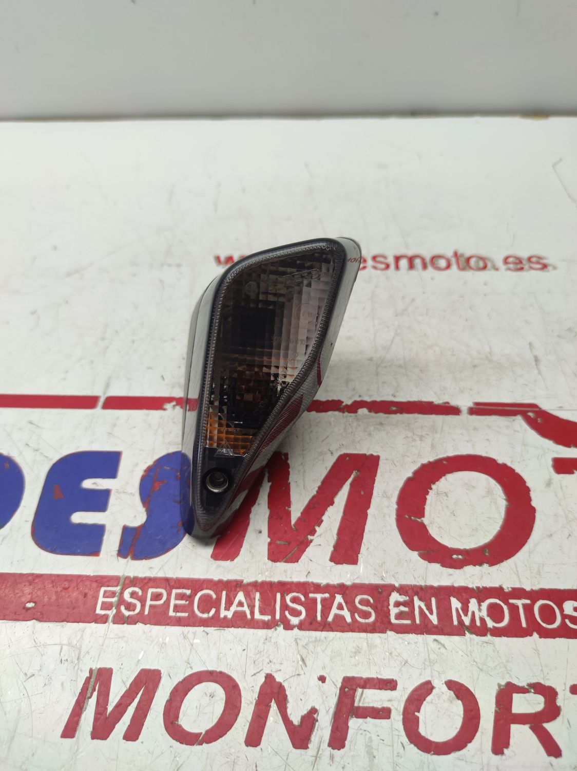 Piloto intermitente delantero DERECHO  PIAGGIO NRG POWER