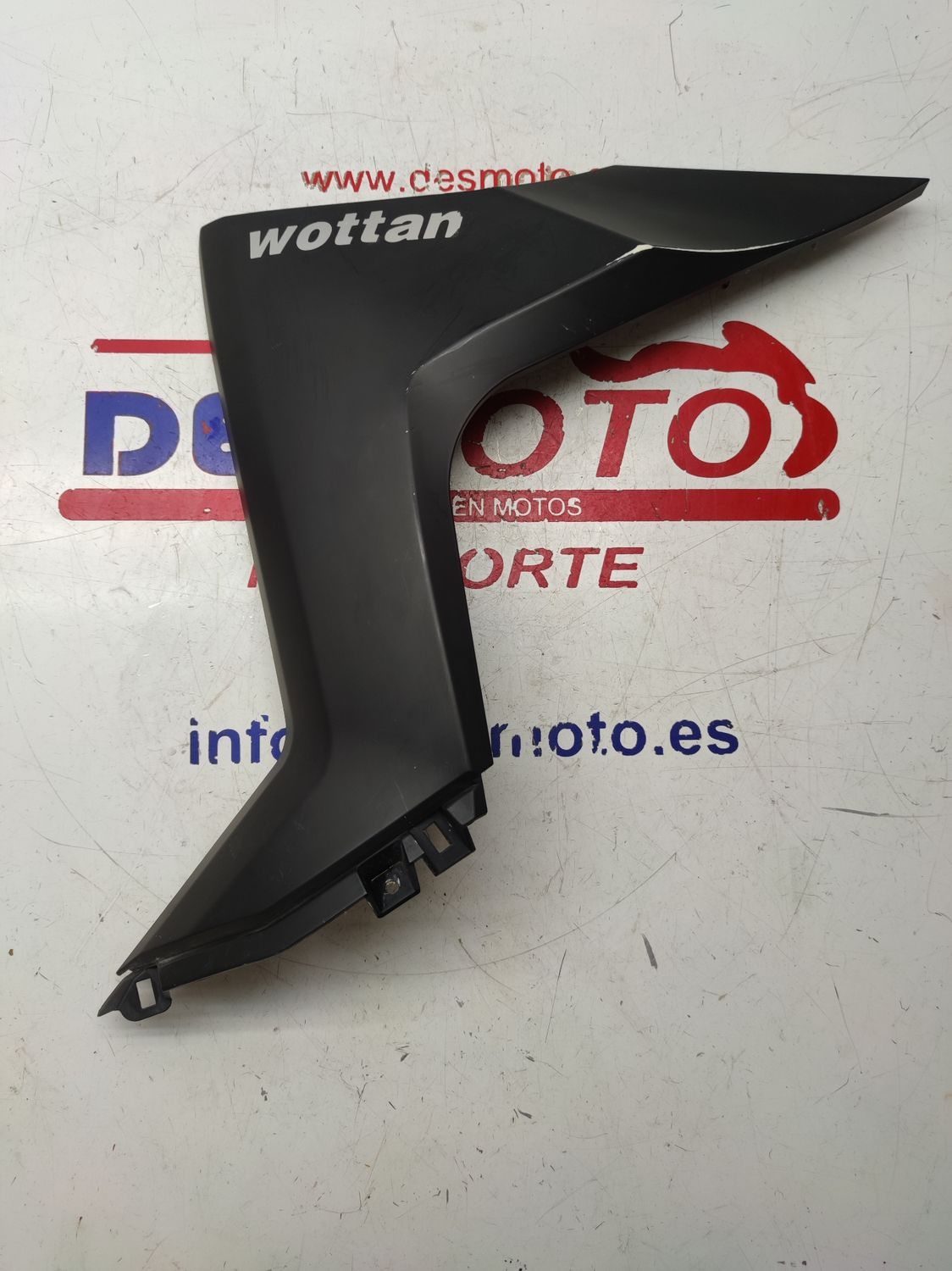 Tapa frontal izquierda WOTTAN STORM 125 2016