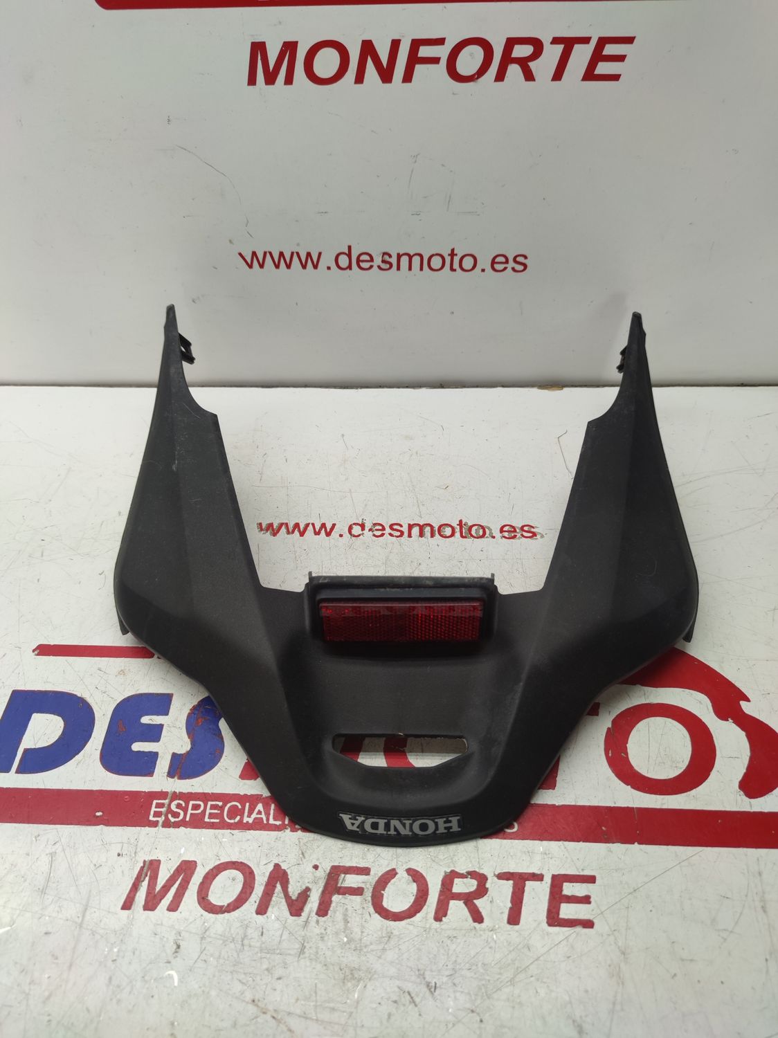 Tapa trasera cubre piloto HONDA PCX 125 2024