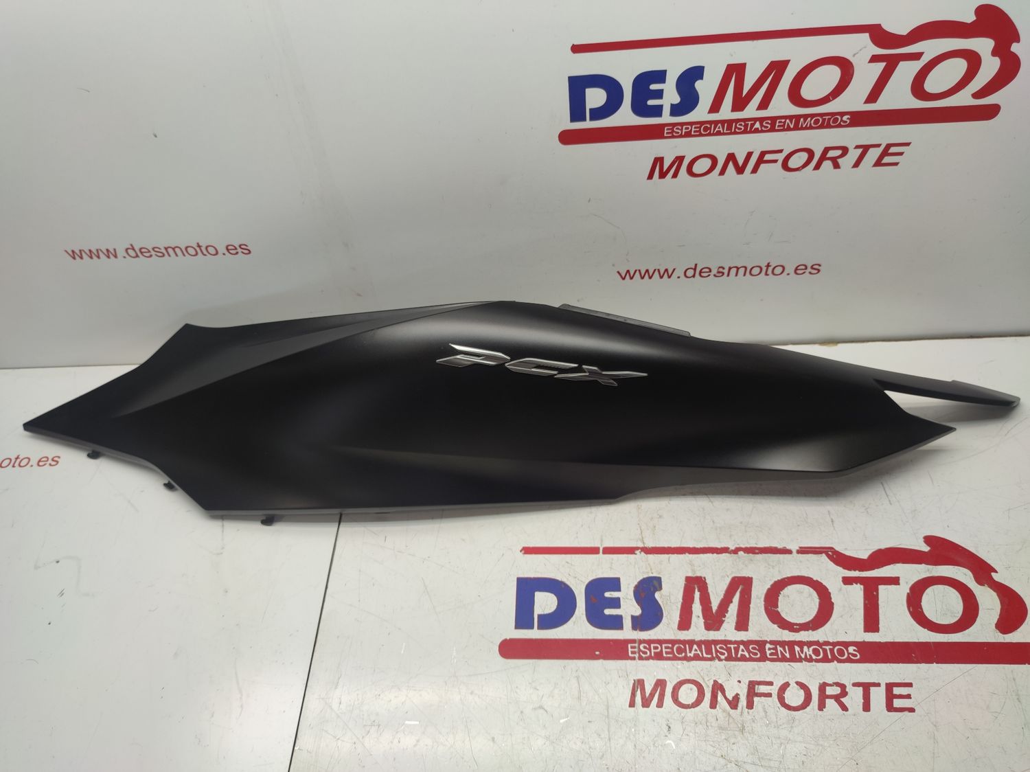 Lateral trasero izquierdo HONDA PCX 125 2024