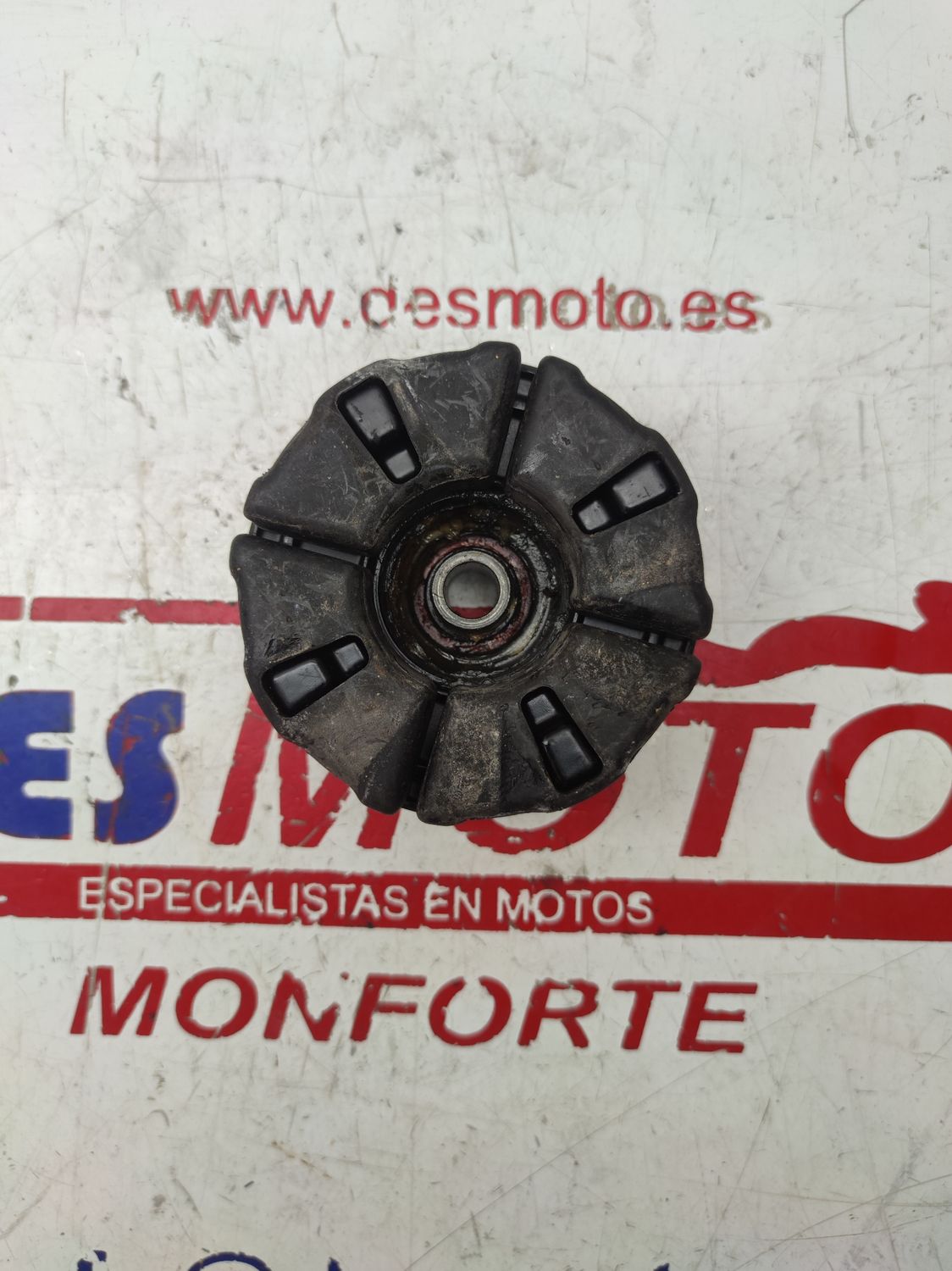 Porta plato con silent block YAMAHA YZF 125R 2008-2013
