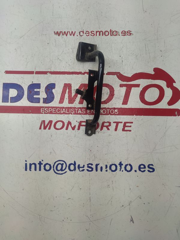 Soporte izquierdo radiador KAWASAKI KLE 500 1996