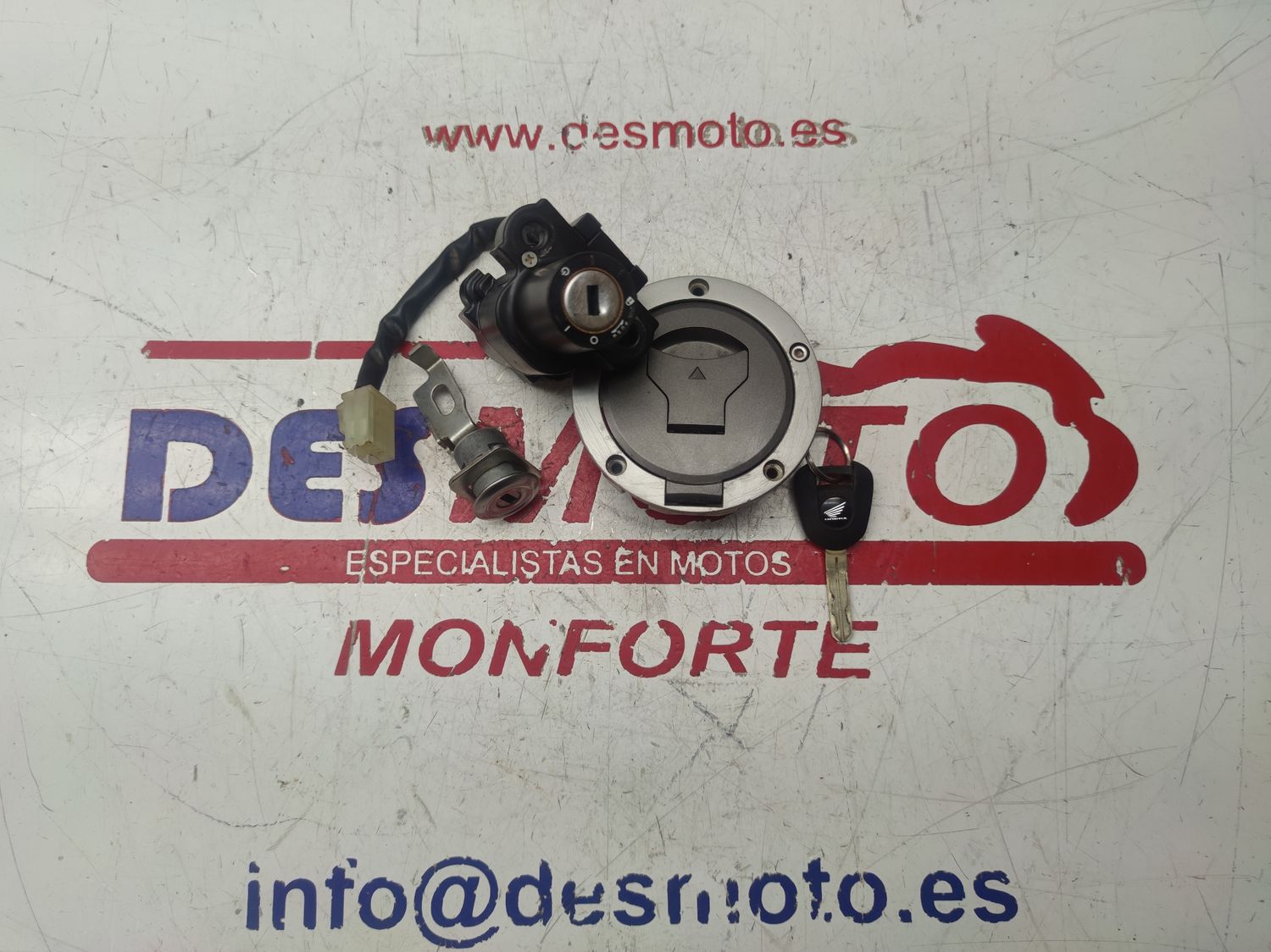 Conjunto de cerraduras con llave HONDA CBF 125 NA 2018