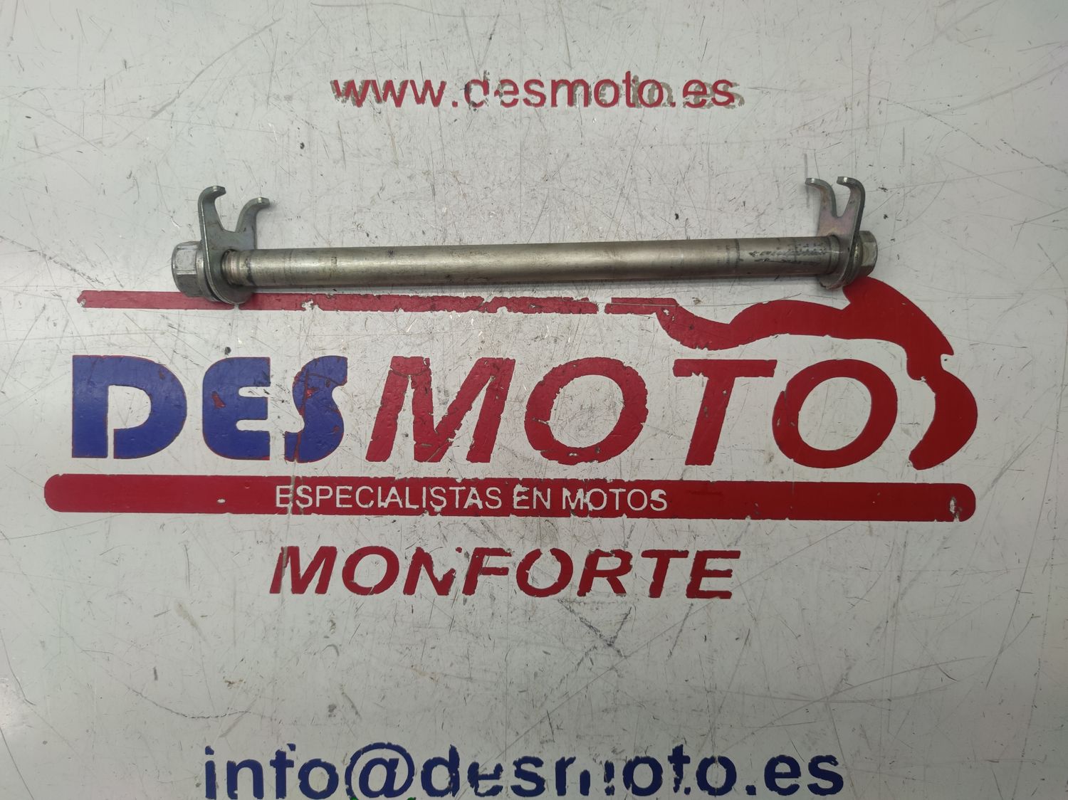Eje rueda trasera HONDA CBF 125 NA 2018