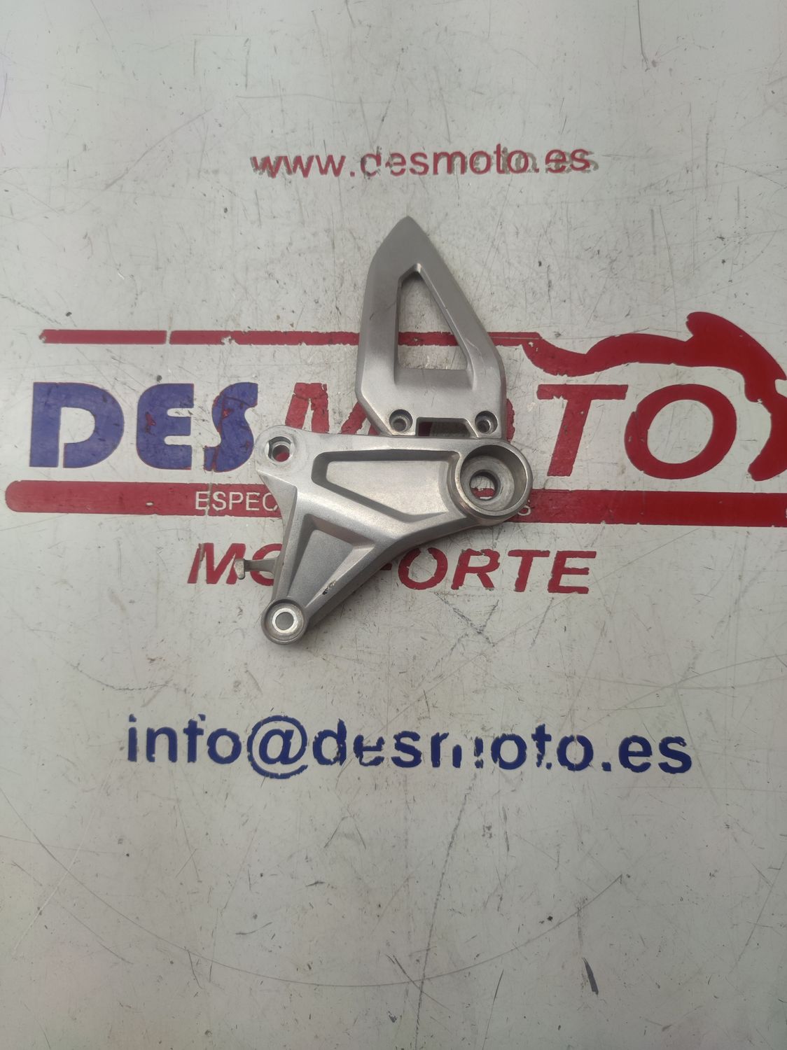 Soporte estribera delantera derecha HONDA CBF 125 NA 2018