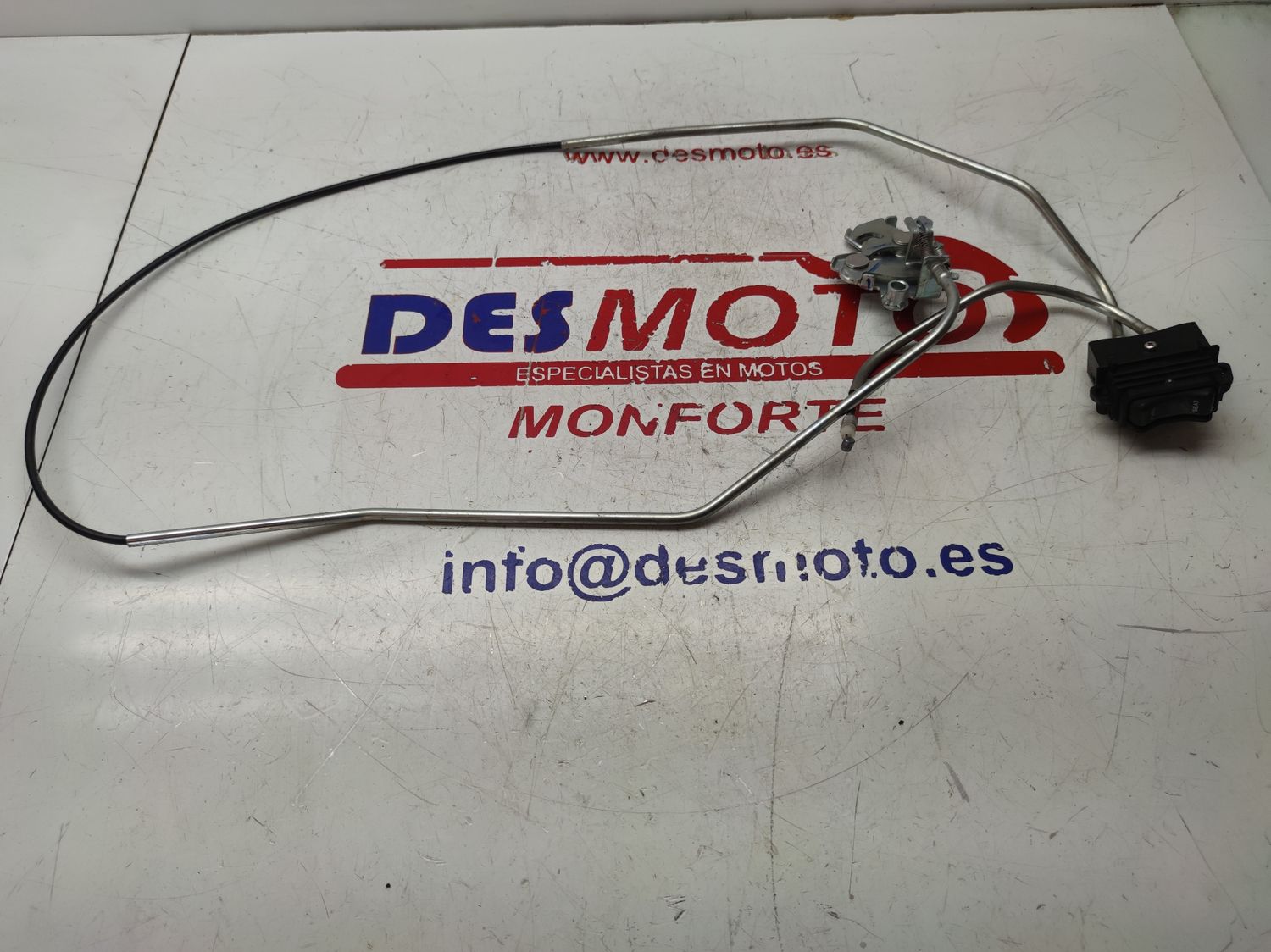 Apertura/ cierre asiento con cables y automático HONDA PCX 125 2011