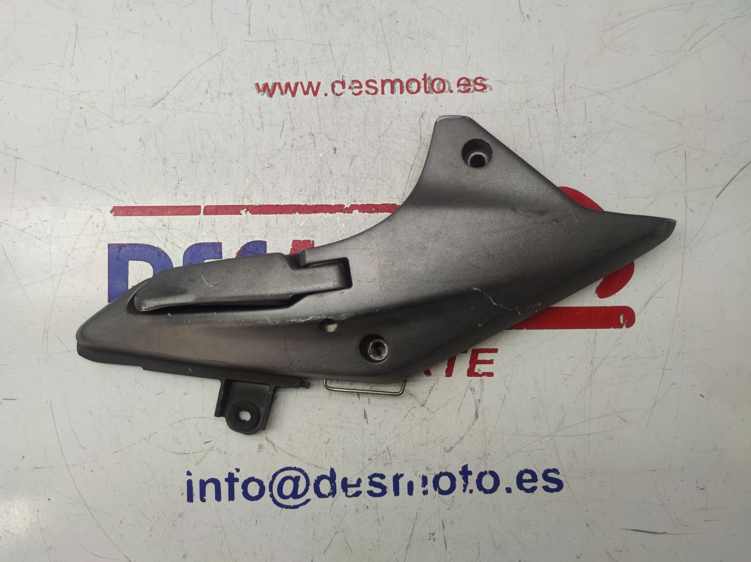 Estribera trasera izquierda con posapié HONDA SILVERWING 400 2001