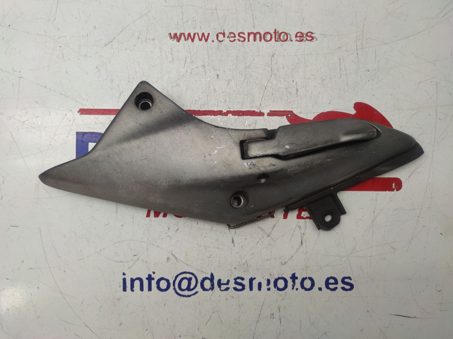 Estribera trasera derecha con posapié HONDA SILVERWING 400 2001