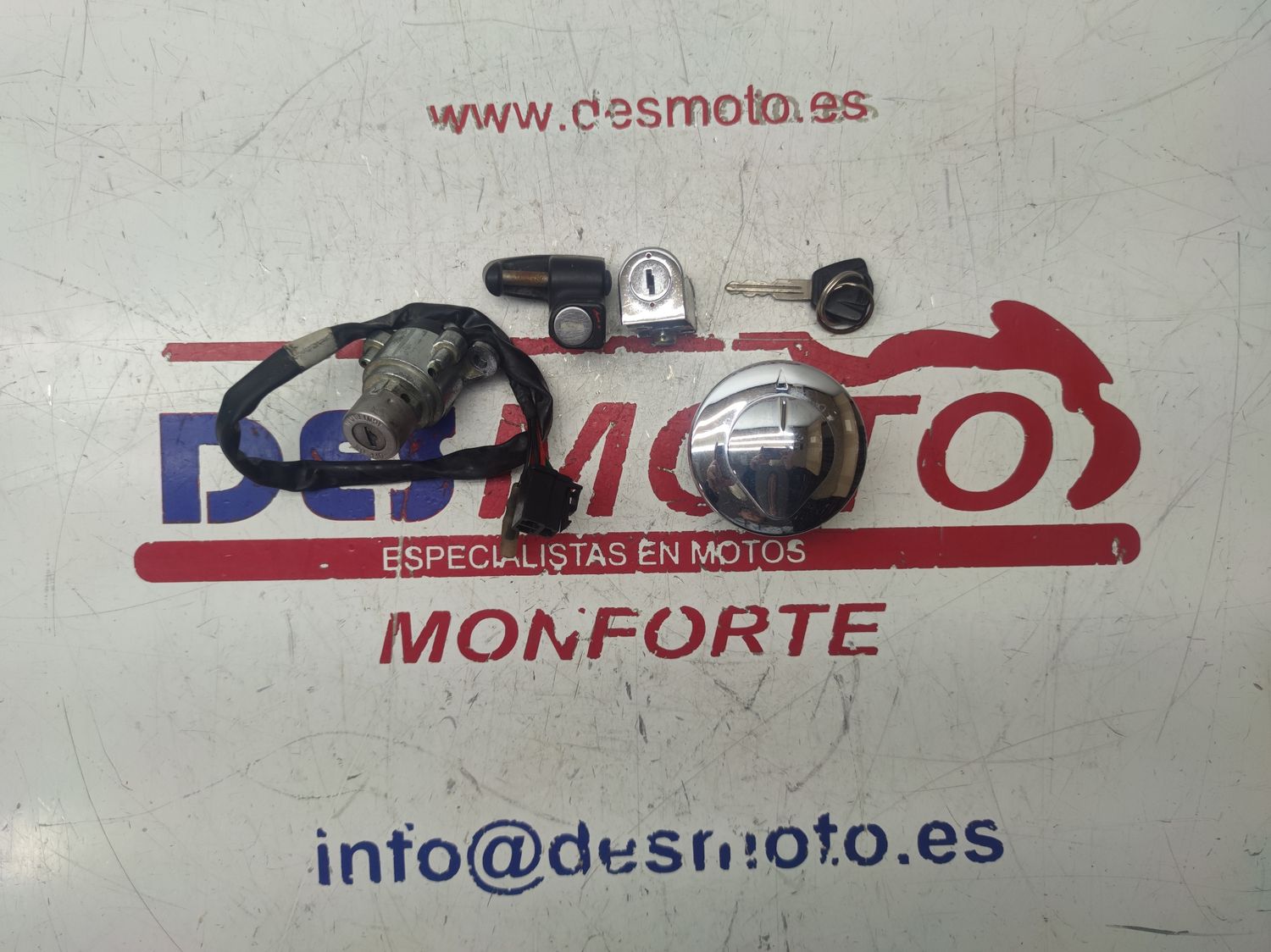 Conjunto de cerraduras con llave DAELIM DAYSTAR 125