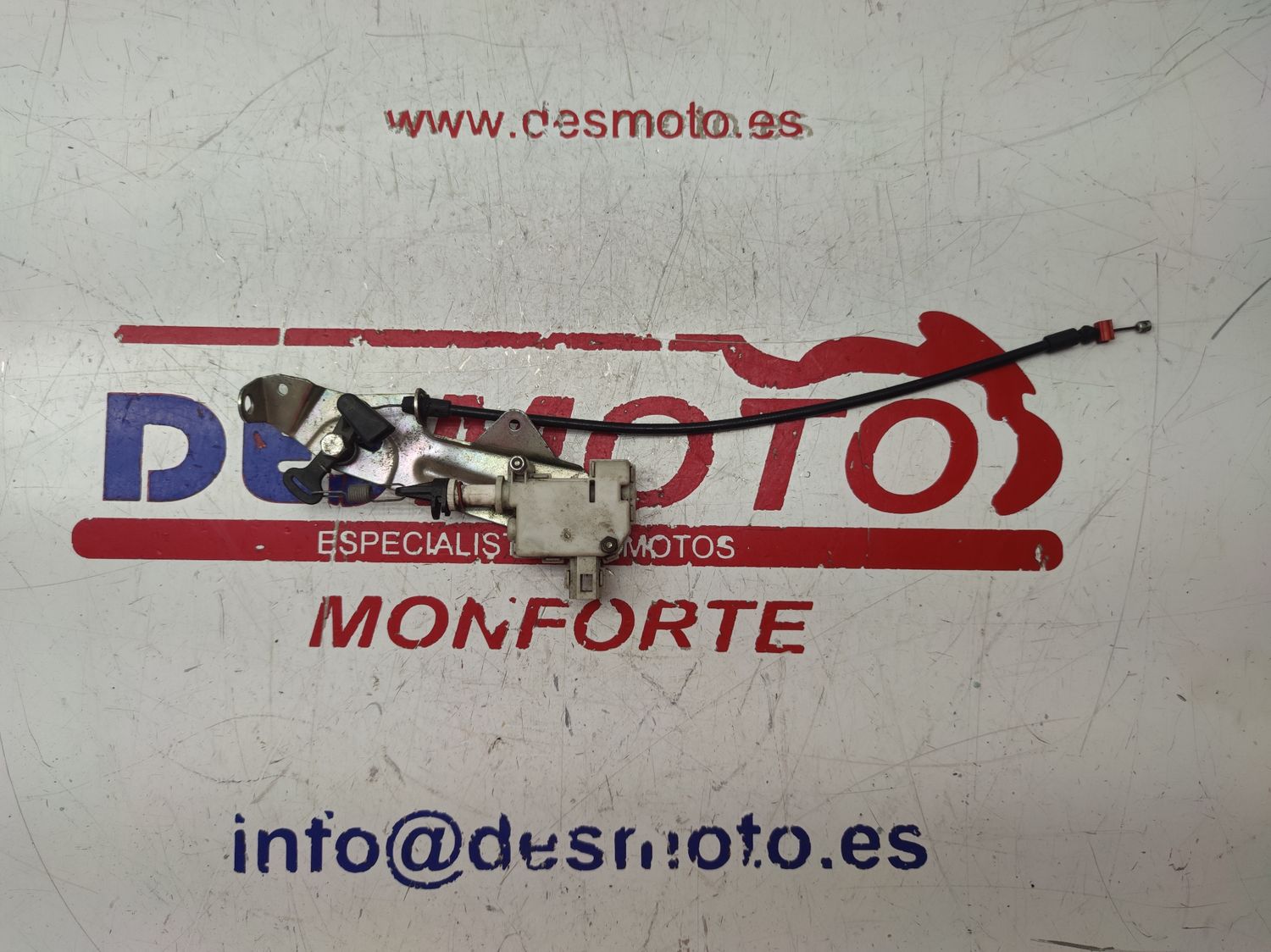 Cierre asiento PIAGGIO BEVERLY 500