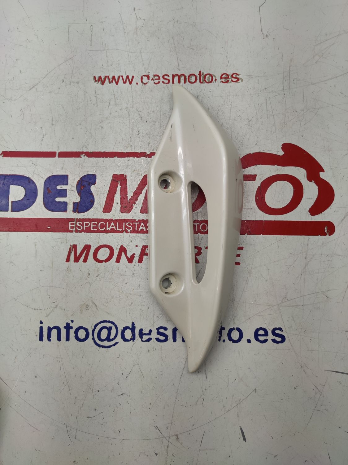 Asidero trasero derecho SUZUKI BURGMAN 125-150 2003- 2006