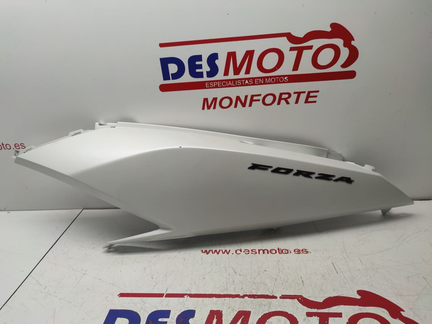 Cacha lateral izquierda HONDA FORZA 125 2017