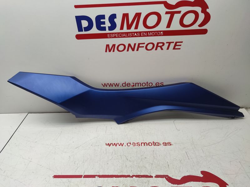 Lateral derecho debajo de asiento HONDA FORZA 125 2017