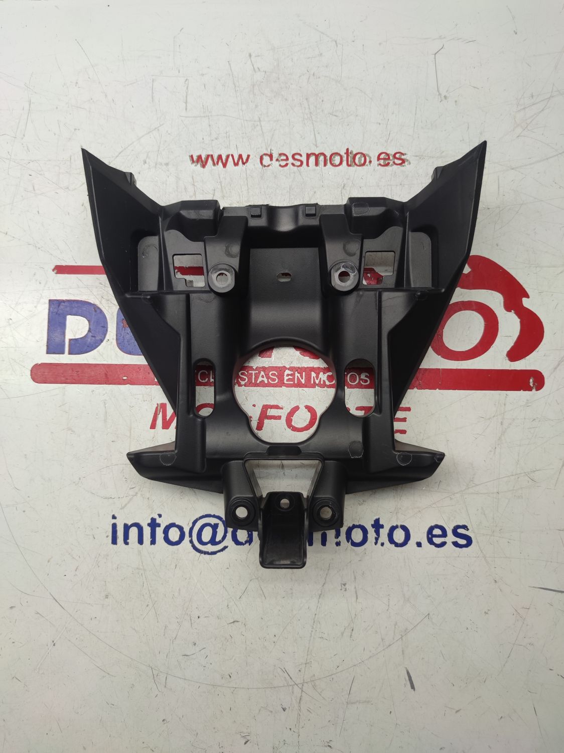 Tapa bajo faro HONDA CB125F