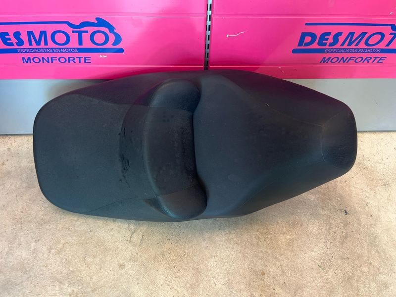 Asiento (ver imágenes) SUZUKI BURGMAN 650 2001-2004