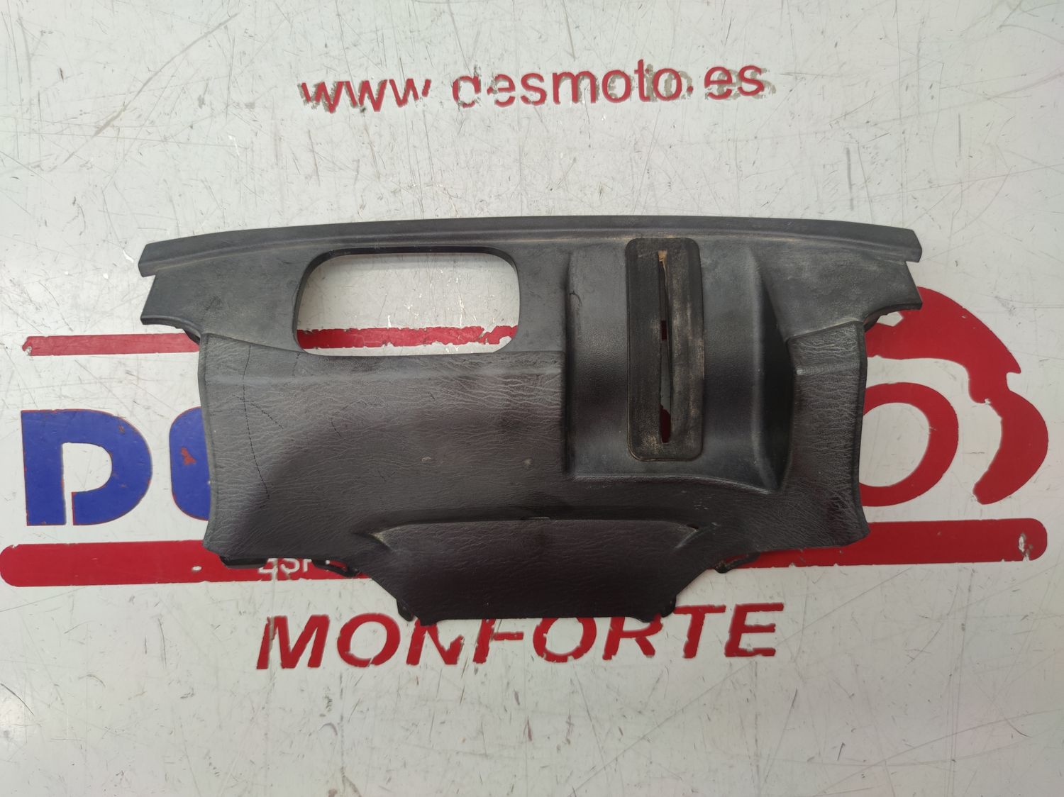 Embellecedor cerradura SUZUKI BURGMAN 400 2007