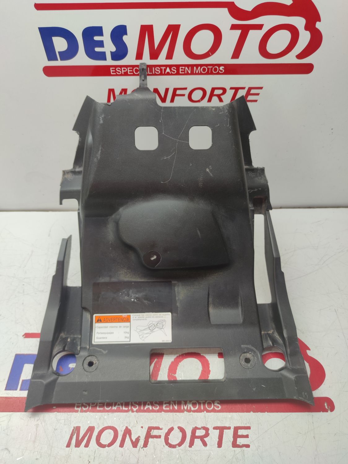 Tapa bajo asiento SUZUKI BURGMAN 400 2007