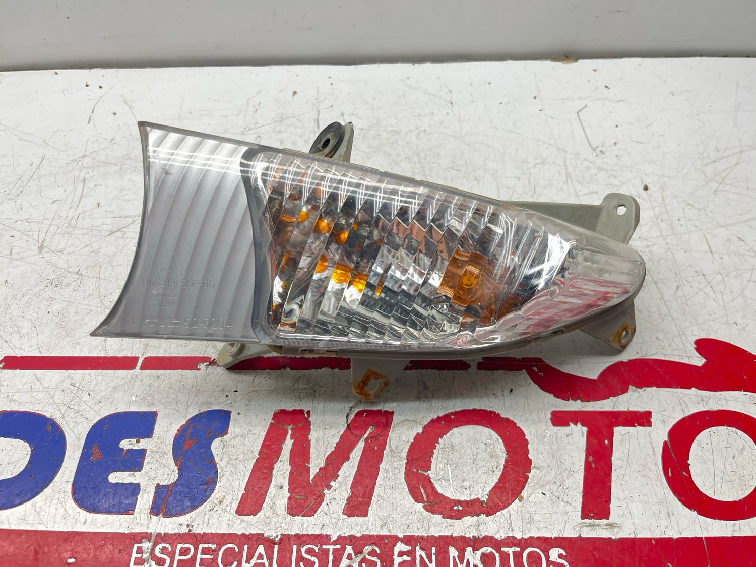 Intermitente delantero izquierdo SUZUKI BURMAN 125 2007-2010