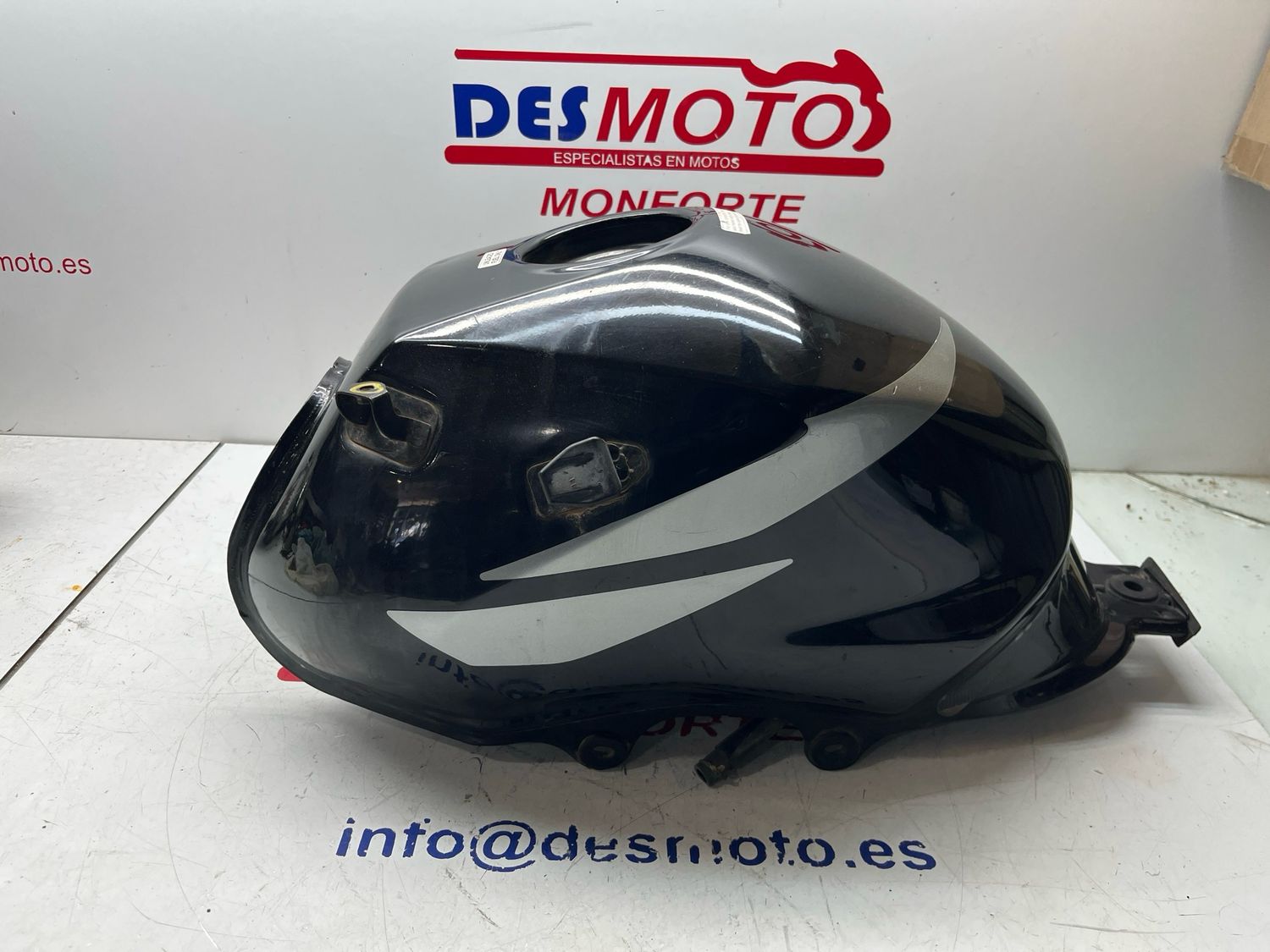 Deposito de gasolina HONDA CB125F 2010