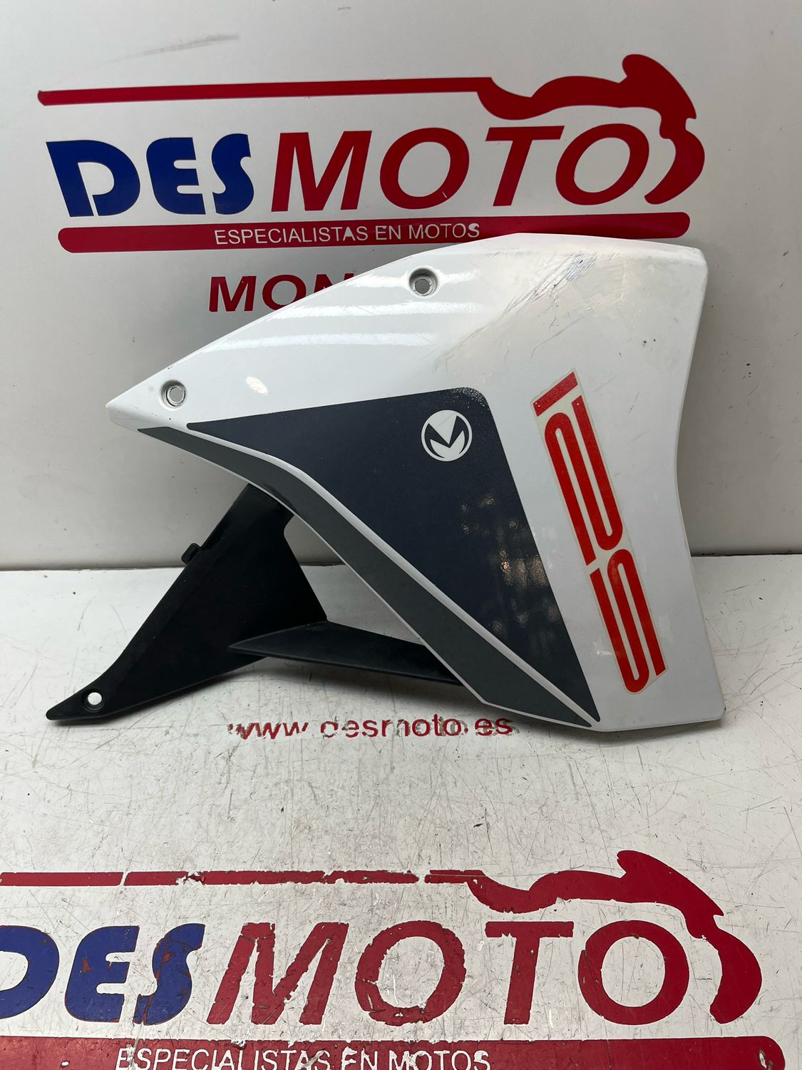 Lateral derecho MALAGUTI DUNE 125 2022