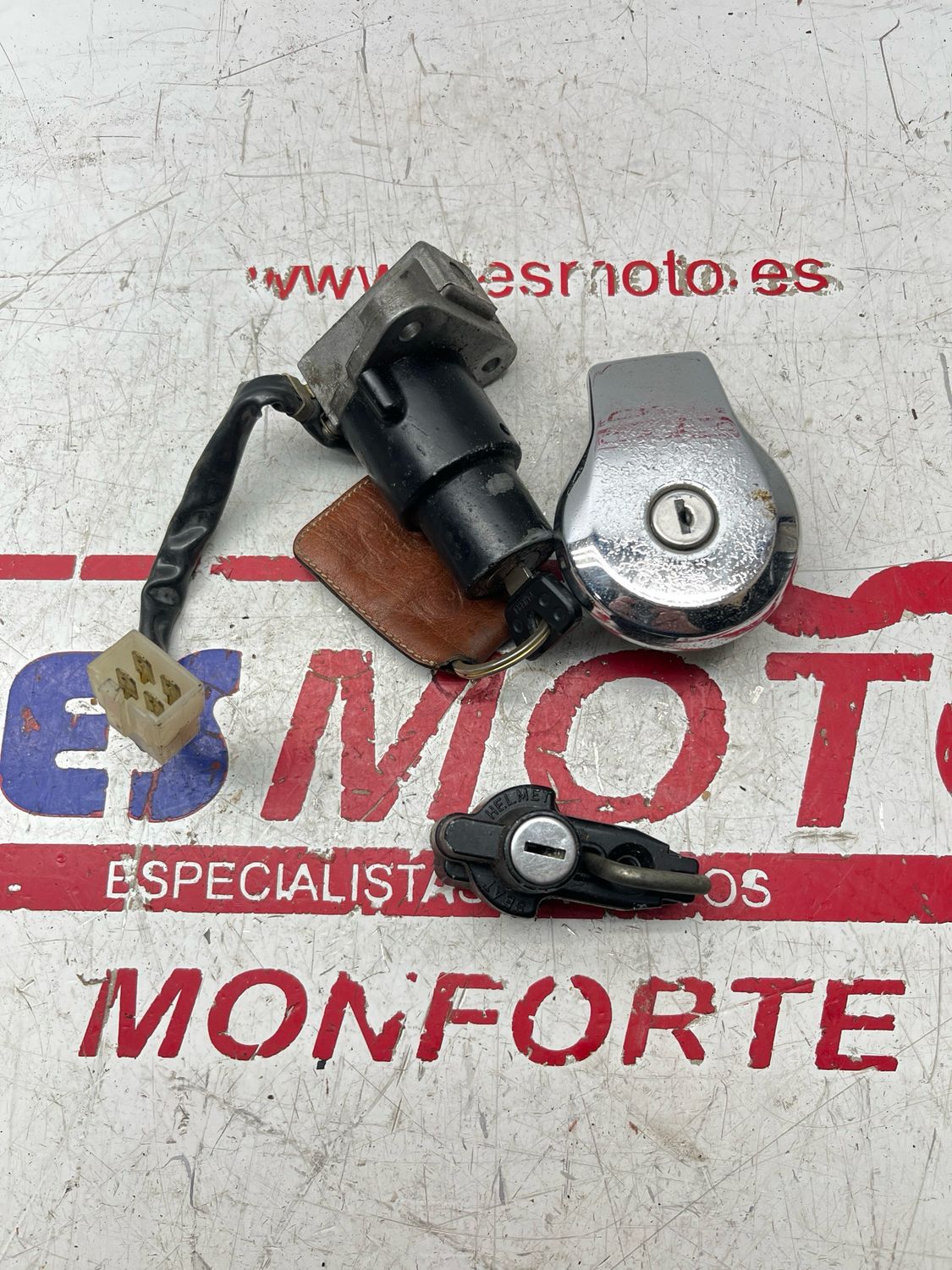 Conjunto de cerraduras con llave YAMAHA SR SPECIAL 250