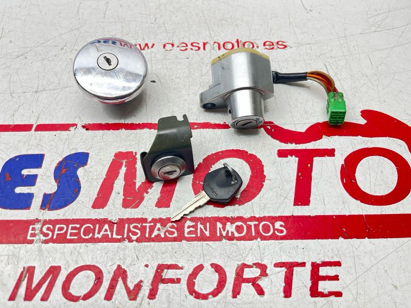 Conjunto de cerraduras con llave SUZUKI INTRUDER 125/250