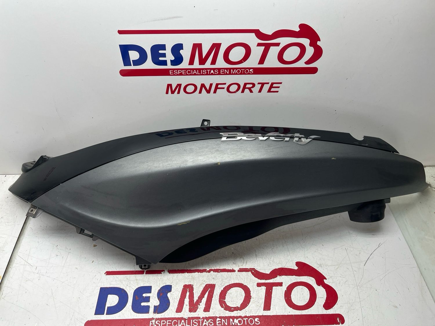 Lateral trasero izquierdo PIAGGIO BEVERLY 125 2013-2016