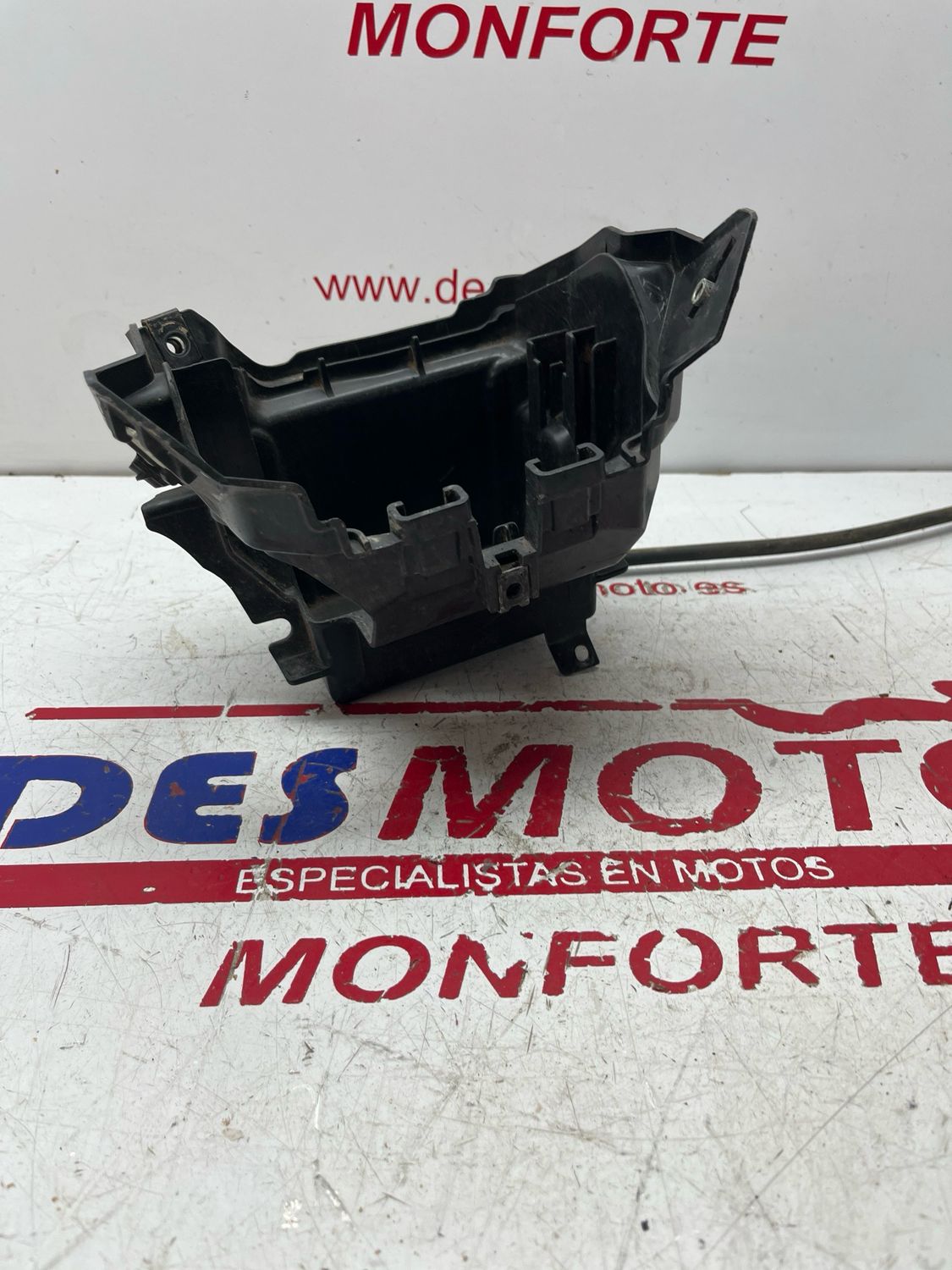 Caja de batería HONDA CBF 125 NA 2018