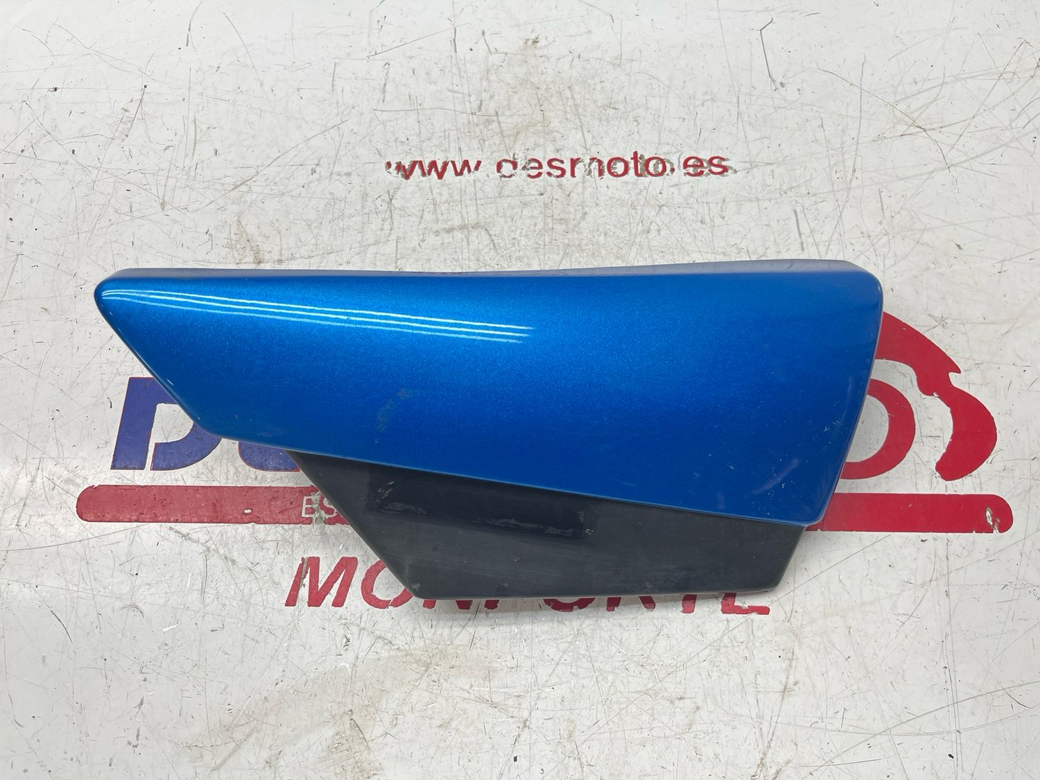 Tapa derecha YAMAHA SR CLASSIC 250