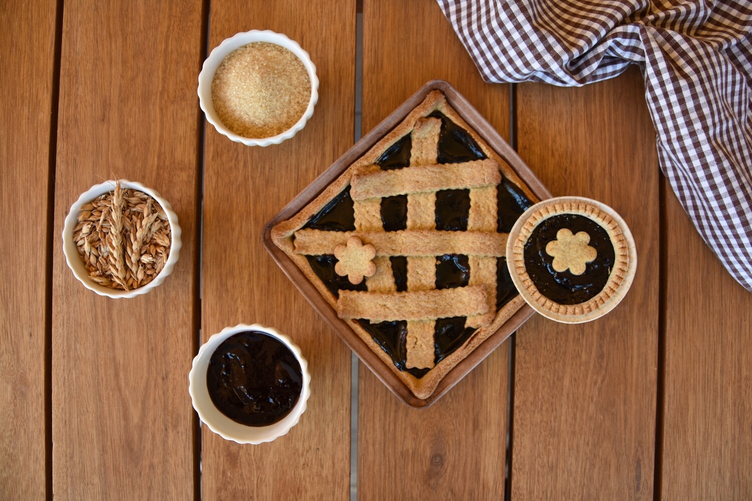 Crostata con Confettura ai Frutti di Bosco integrale