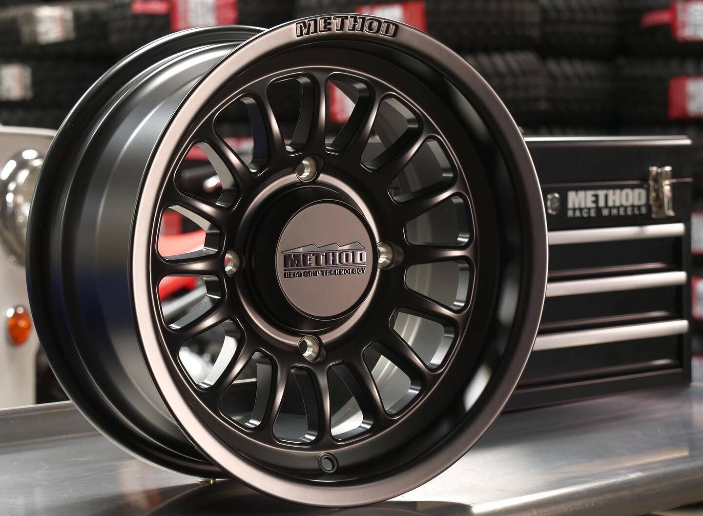 2-Method Race Bead Grip  UTV MR411 15x10 4x136 4x137 25mm/6+4 Matte Black Wheels