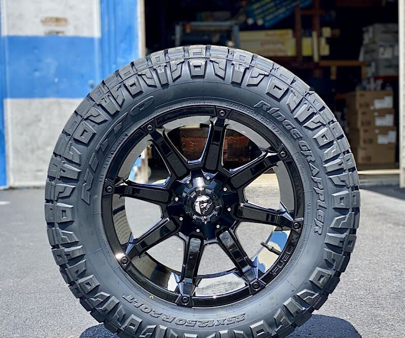 Wheel & Tire Fuel 20x10 6X135/6X139.7 Gloss Black Wheels & 33x12.50-20LT Nitto Ridge Grappler R/T Tires