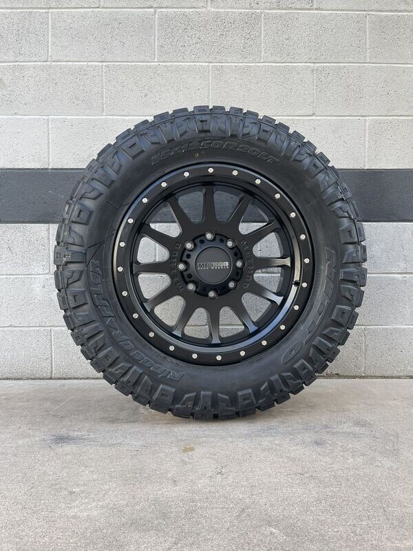 Wheel & Tire Method Race MR605 20x10 -24 6X139.7 Matte Black Wheels & 37x12.50R20 Nitto Ridge Grappler Hybrid Tires
