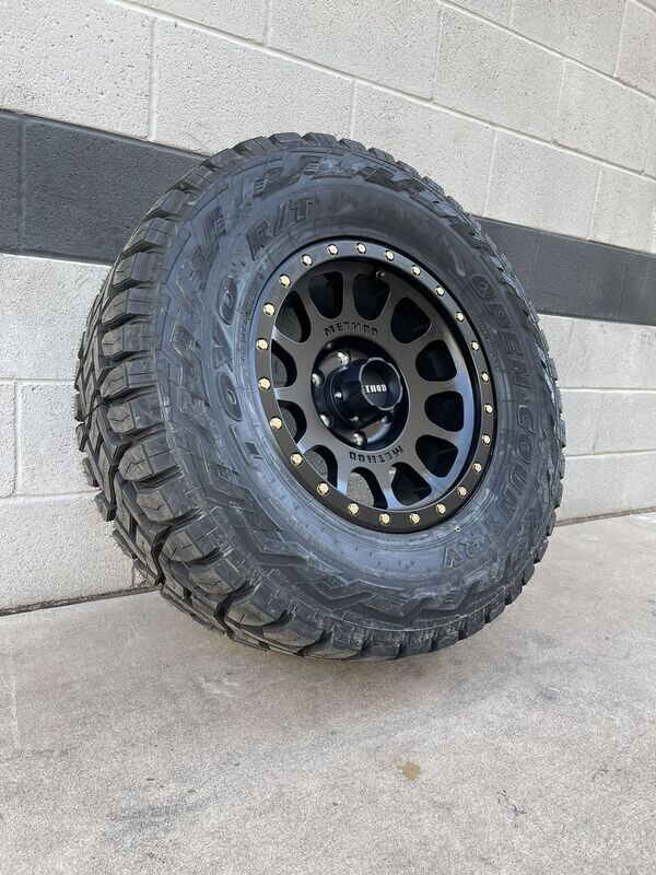 Wheel & Tire Method Race MR305 20x10 5X139.7 Matte Black Wheels & 33x12.50R20 Toyo Open Country R/T Trail Tires