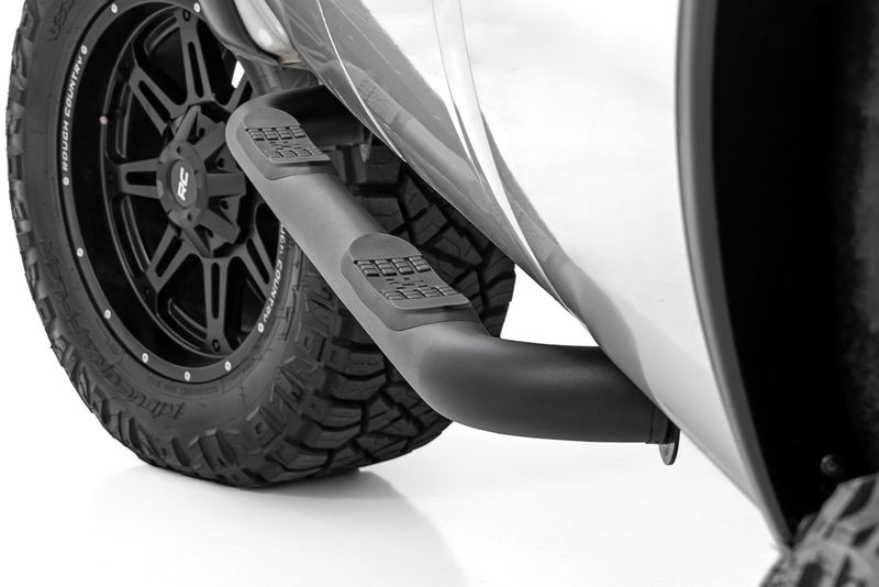 Rough Country Nerf Steps 3-Inch Tube | Crew Cab For Ford F-250/F-350 Super Duty (99-16)