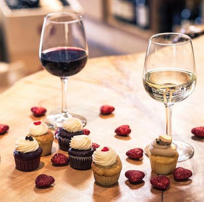 Wine and Cupcake Pairing